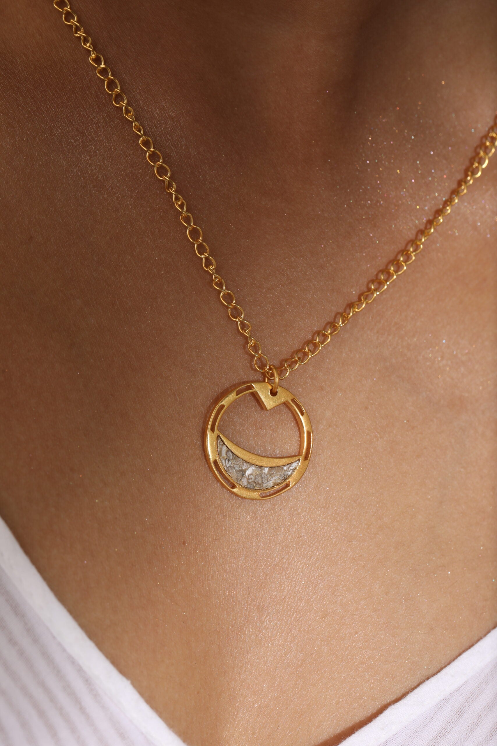 Noor : Crescent Moon Pendant