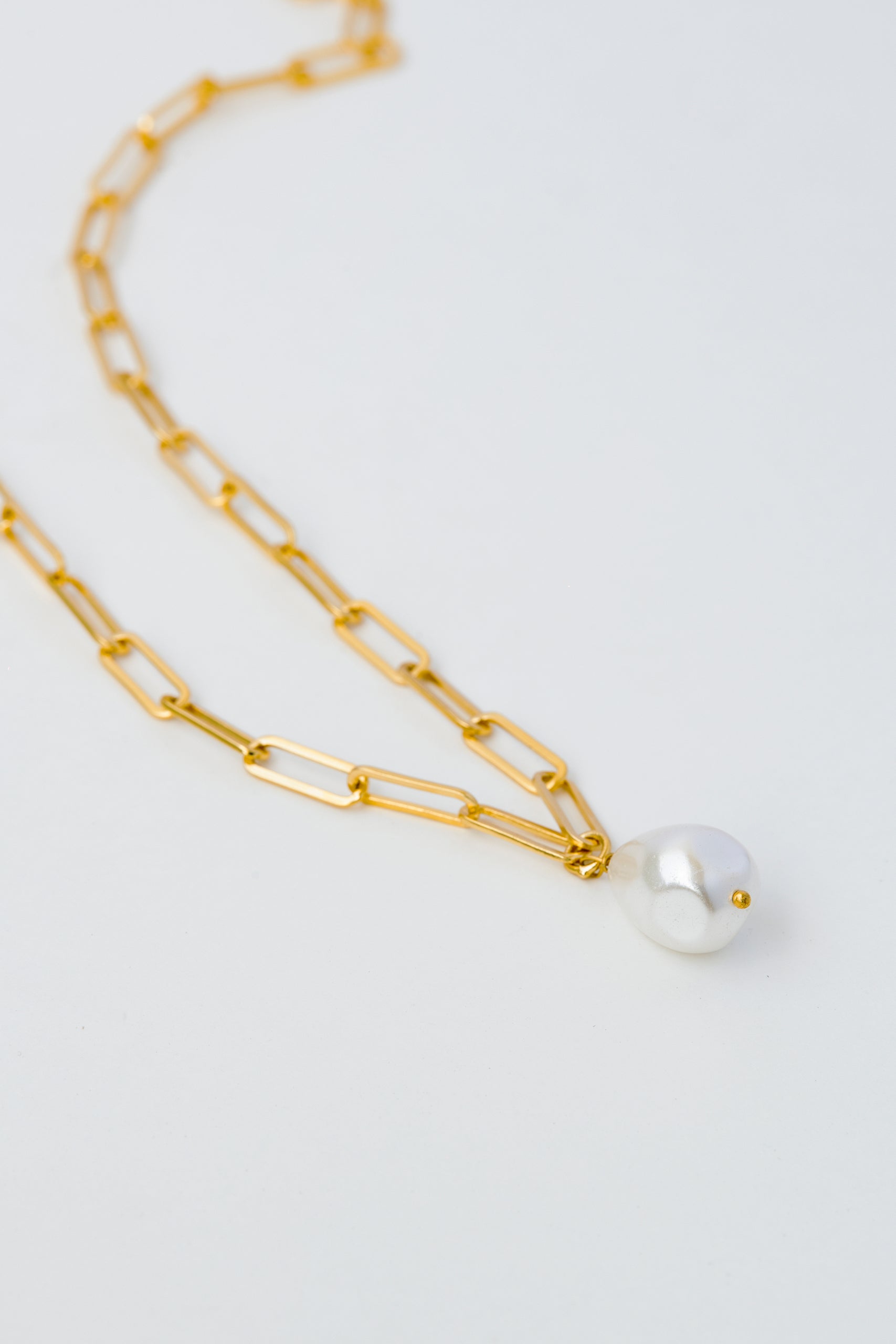 Gautami – Baroque Pearl Chain