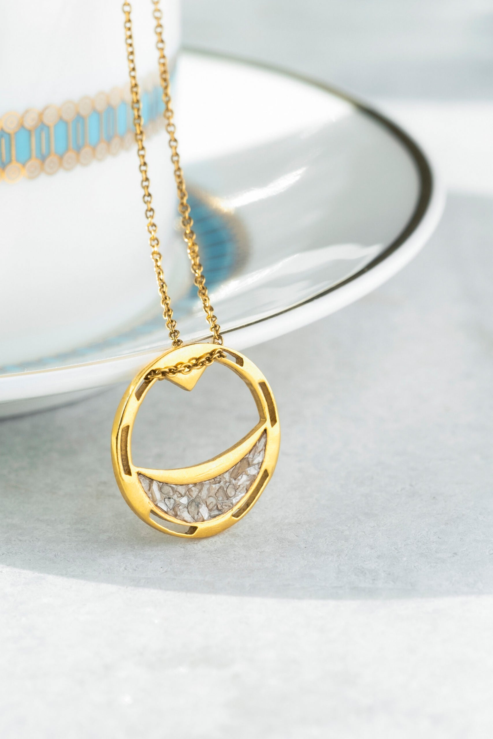 Noor : Crescent Moon Pendant