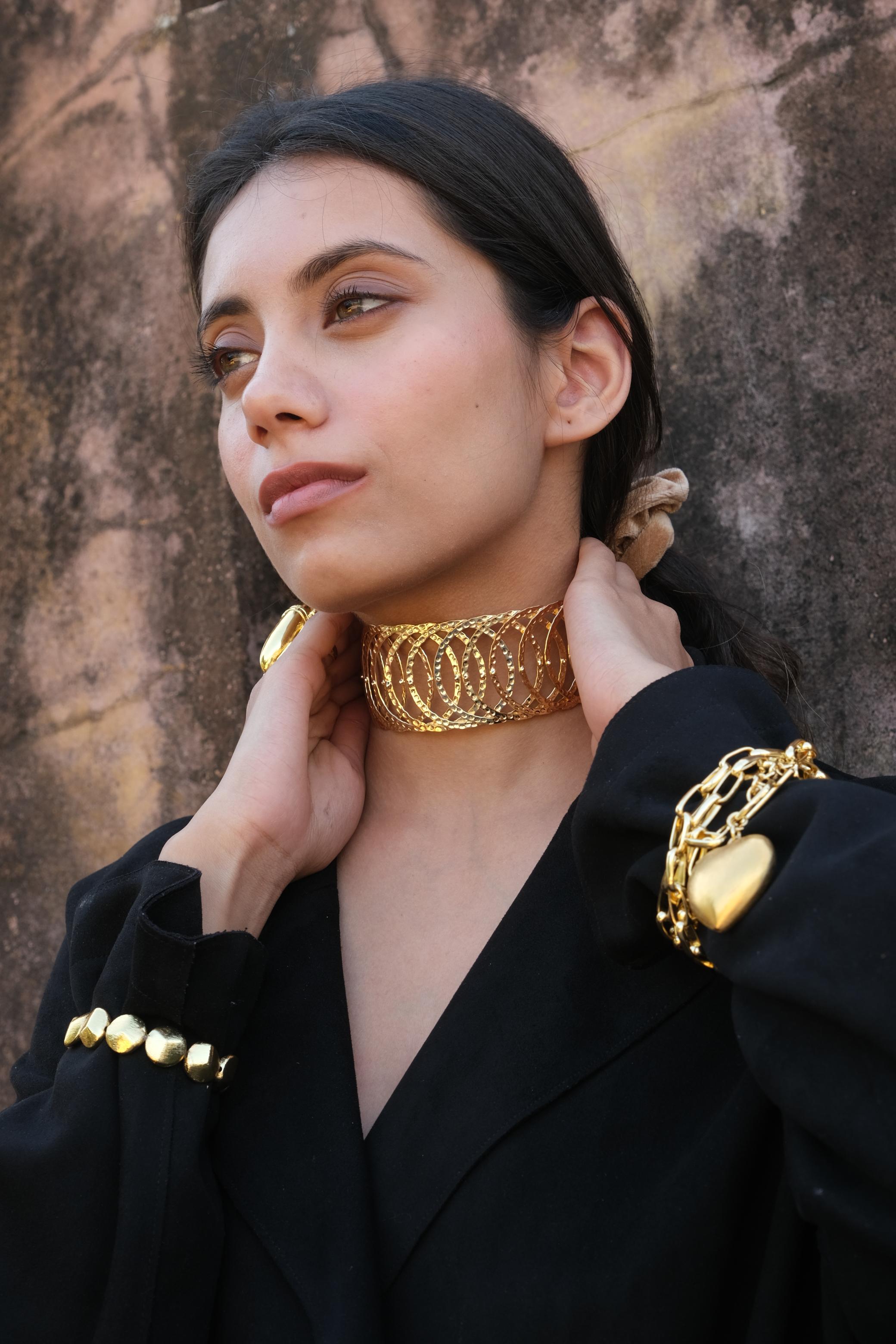 Bold Choker - Nivriti
